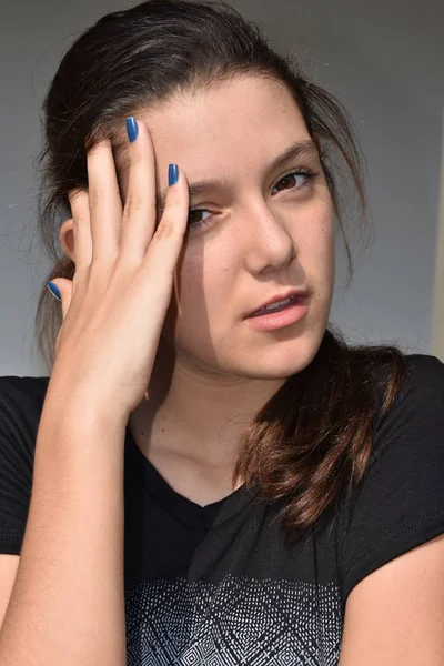 Adolescente Hispana Ansiosa Mujer — Foto de Stock