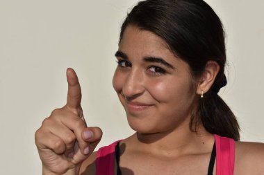 Yaratıcı bir genç kadın