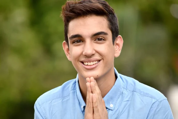 Een Jonge Jongen Hoop — Stockfoto