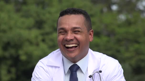 Happy Hispanic Médico Masculino — Vídeo de Stock