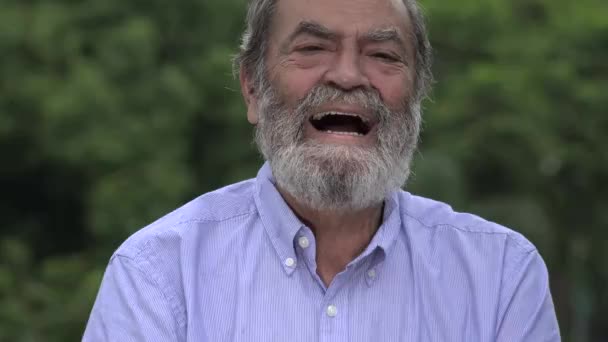 Lachen Hispanic Senior Oude Man Met Baard — Stockvideo