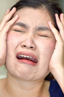 Stresli Genç Çinli kadın