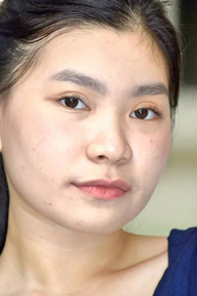Persona Joven Filipina Sin Emociones — Foto de Stock