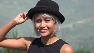 Seksi çekici genç kadın