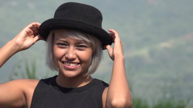 Seksi çekici genç kadın