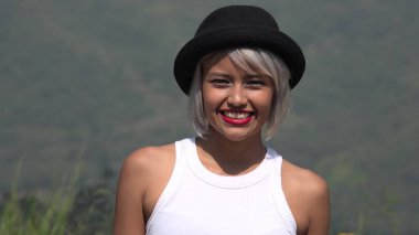 kadın kırmızı ruj