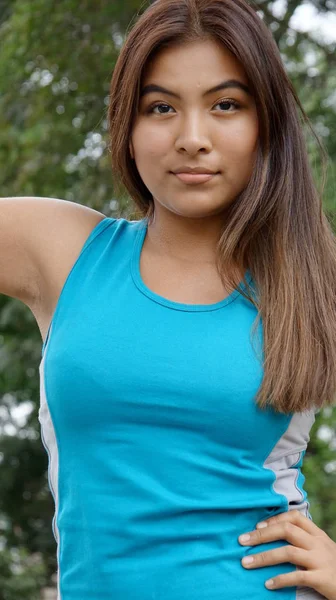 Uma Adolescente Fitness Feminino — Fotografia de Stock