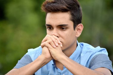 Latino çocuk yapmak A karar