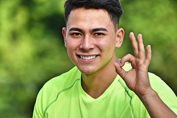 Atleta Masculino Colombiano Signo Bien — Foto de Stock