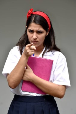 Katolik Kolombiya kız öğrenci üniforma giyen işaret