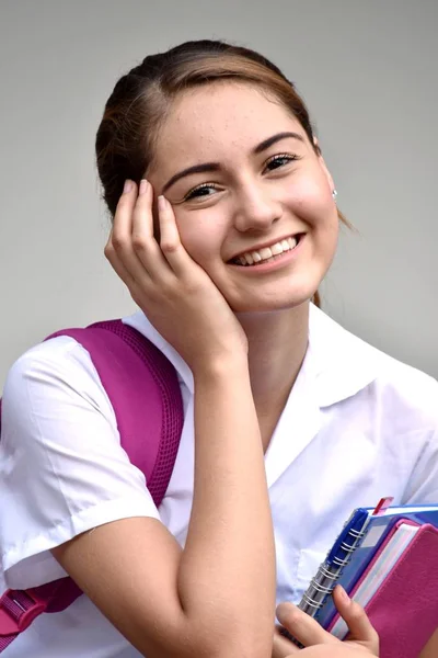 Καθολική Κολομβιανή Κορίτσι Φοιτητής Χαμογελώντας — Φωτογραφία Αρχείου