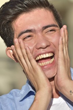 Sürpriz bir erkek erkek