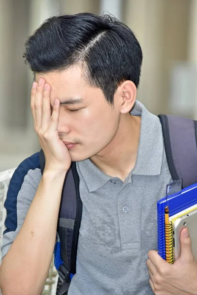 Trauriger Student Mit Büchern — Stockfoto