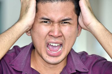 Genç Filipino yetişkin erkek ve sessizlik