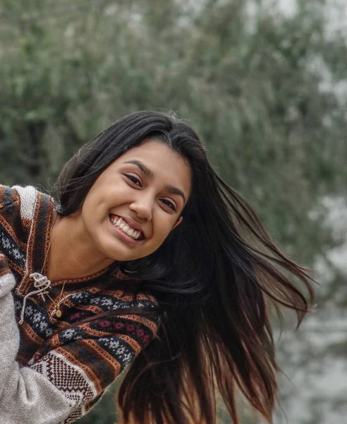 Счастливая Девушка Подросток Зимней Одежде — стоковое фото