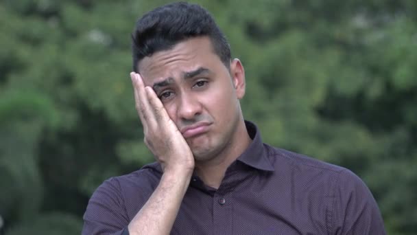 Triste bonito hispânico homem — Vídeo de Stock