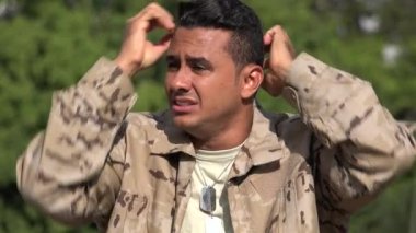 Stresli İspanyol Erkek Asker