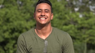 Mutlu İspanyol Erkek Emektar