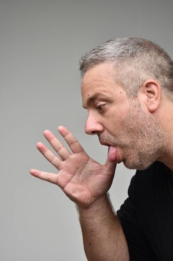 Kusma bir şişman erkek