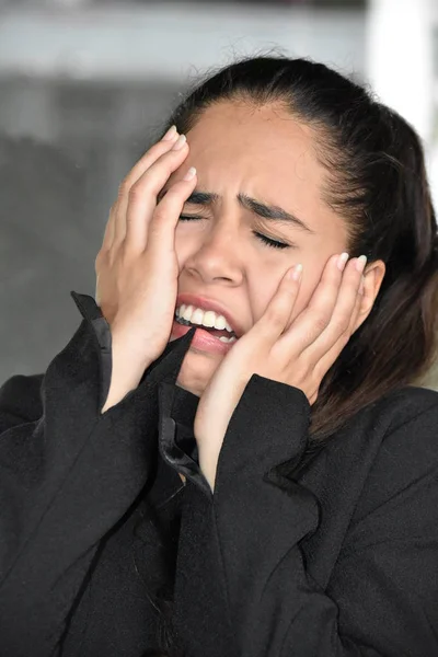 Volwassen Colombiaanse Zakenvrouw Onder Stress — Stockfoto