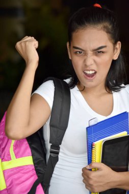 Kız öğrenci ve öfke