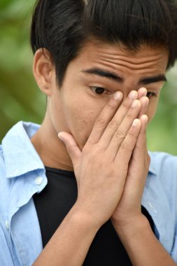 Utanç verici bir Filipino erkek