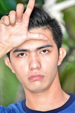 Yakışıklı azınlık adam kabadayı