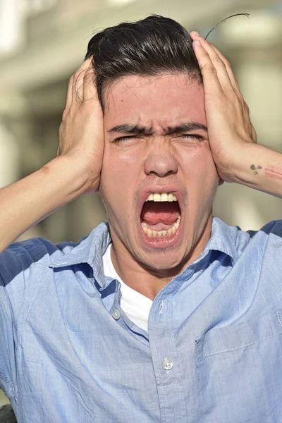 Angstige Jonge Minderheid Man — Stockfoto