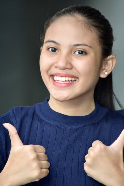 Başarılı genç Asya kişi