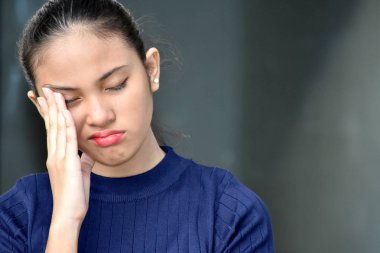 Yorgun Pretty Asya Genç