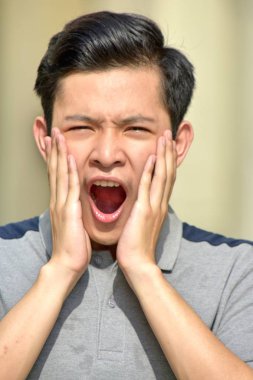 Şok genç farklı kişi