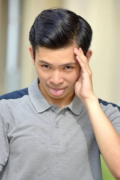 Hombre Haciendo Caras Graciosas — Foto de Stock