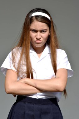 Öfkeli şirin Kolombiyalı genç kız