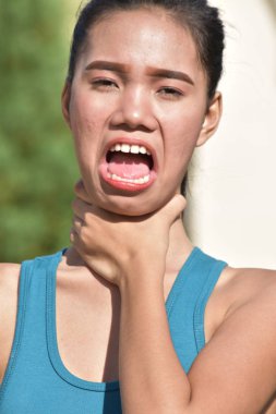 Güzel Filipina boğulma erkek