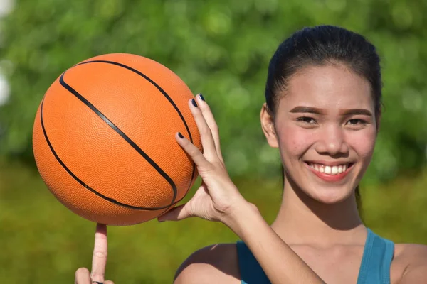 Filippina Atleta Felicità Con Pallacanestro — Foto Stock