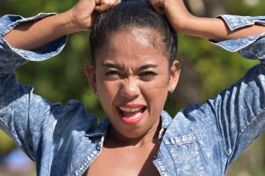 Stresli bir çeşitli kadın