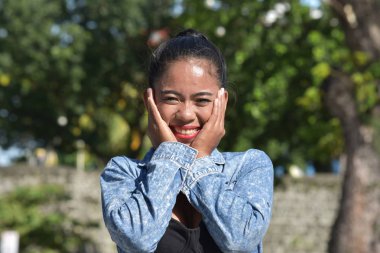 Sürpriz güzel azınlık kadın kadın