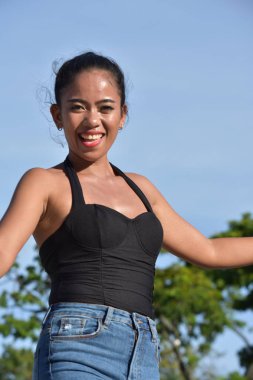 Çekici yetişkin kadın ve mutluluk