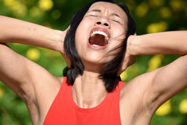 Yetişkin kadın ve sessizlik