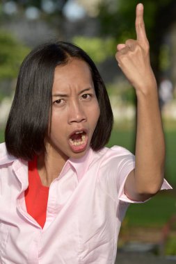 Genç çeşitli yetişkin kadın ve öfke