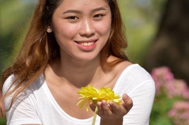 Çekici Filipina erkek gülümseyen