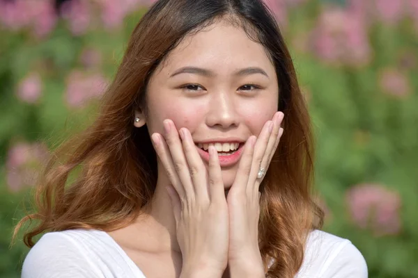 Mujer Femenina Diversa Sorprendida —  Fotos de Stock