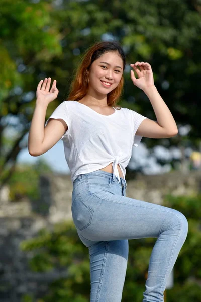 Eine Frau Die Spaß Hat — Stockfoto