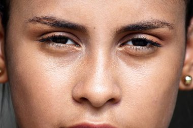 Kolombiyalı genç kız yüz