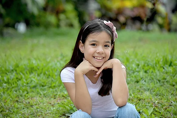 Une Femme Asiatique Souriante — Photo