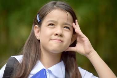 Kız öğrenci üniforma karar