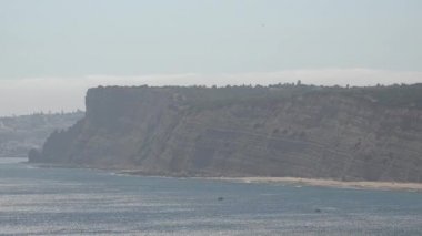 Okyanus Kayalıklarında Sabah Pususu