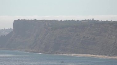 Puslu Sabah Kıyı Kayalıkları