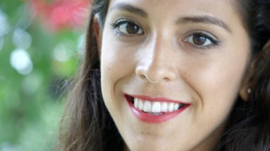 Kişinin Gülen Yüzü