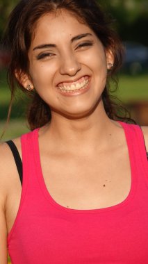 Gülümseyen güzel farklı erkek